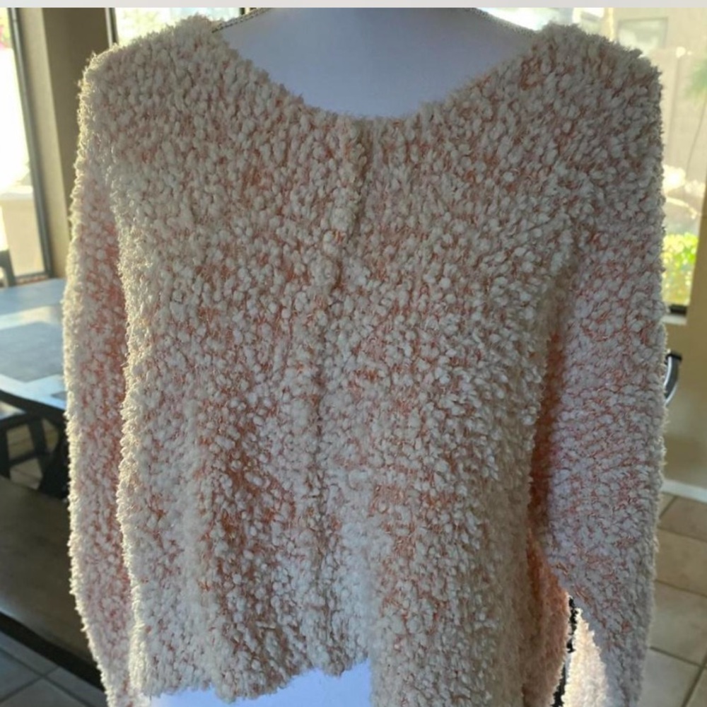 HIPPIE ROSE SWEATER